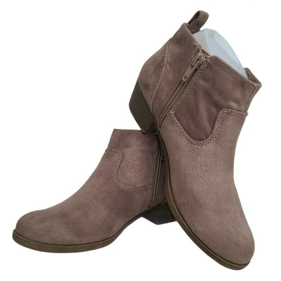 Arizona Jeans Co. Shoes - Arizona Jean Co. GALVIN Faux Suede Ankle Zip Boots Sz 6M Light TAUPE Booties